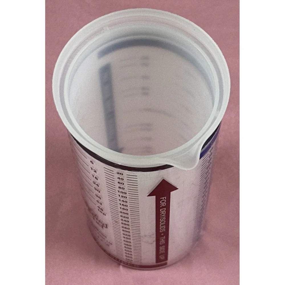 Pampered Chef 2 Cup Liquid Dry/Solid Adjustable Measuring Cup w/Spout **EUC**